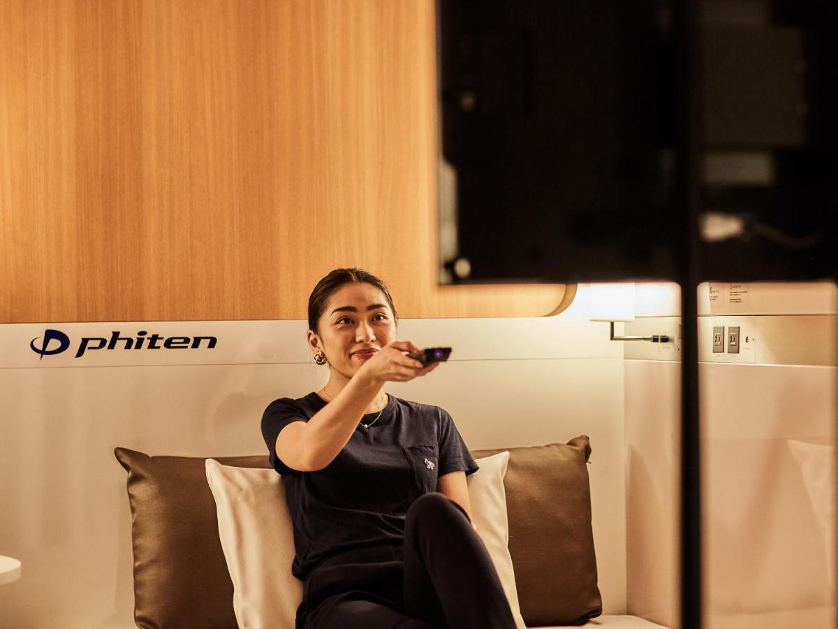 First Cabin Nishi Umeda Osaka Bagian luar foto