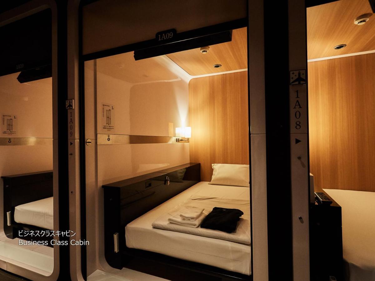 First Cabin Nishi Umeda Osaka Bagian luar foto