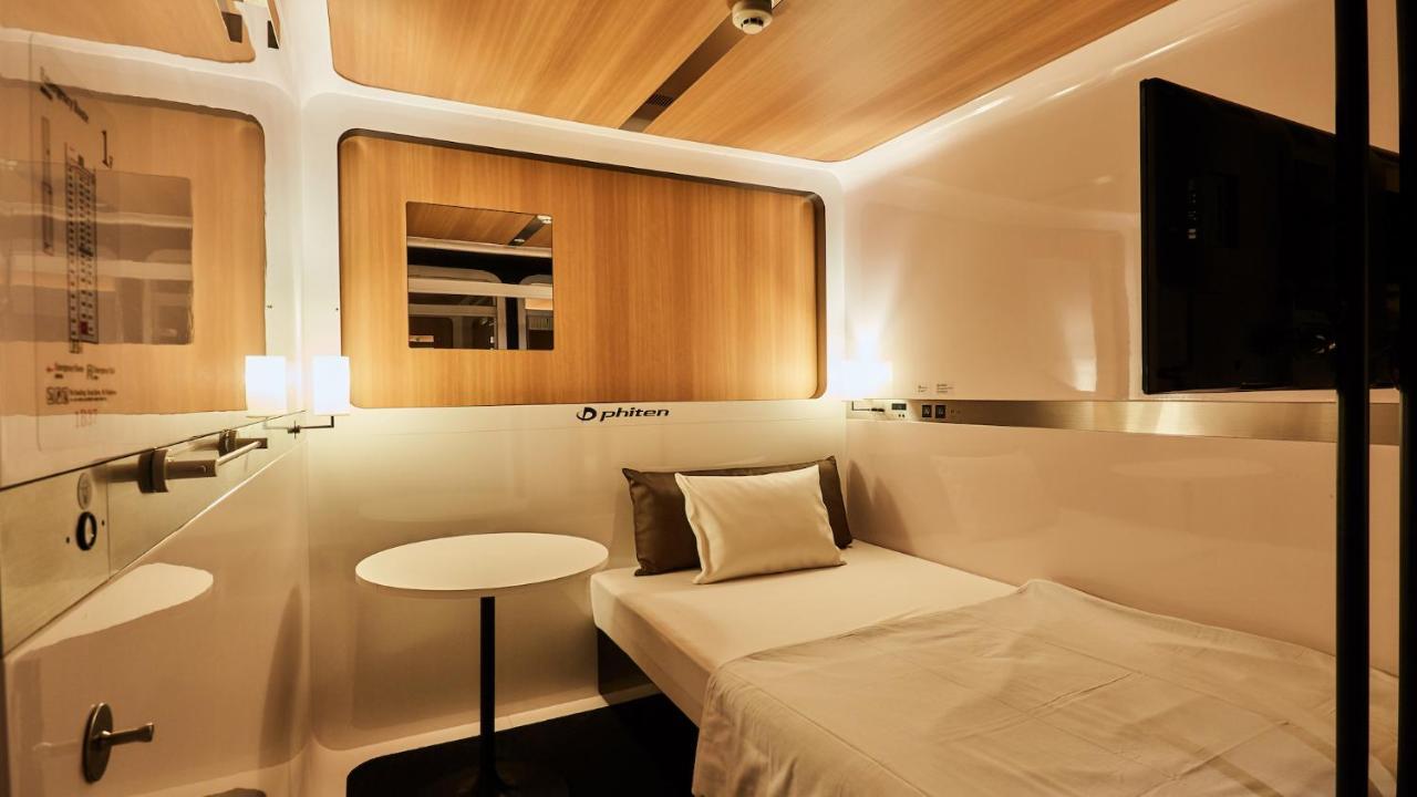 First Cabin Nishi Umeda Osaka Bagian luar foto